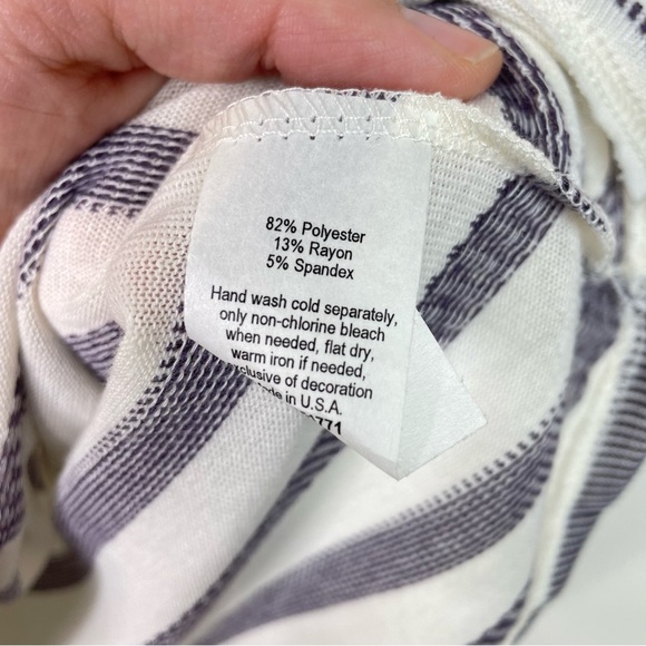 Stitch Fix l Kaileigh Split Neck Top, Small - Picture 6 of 7